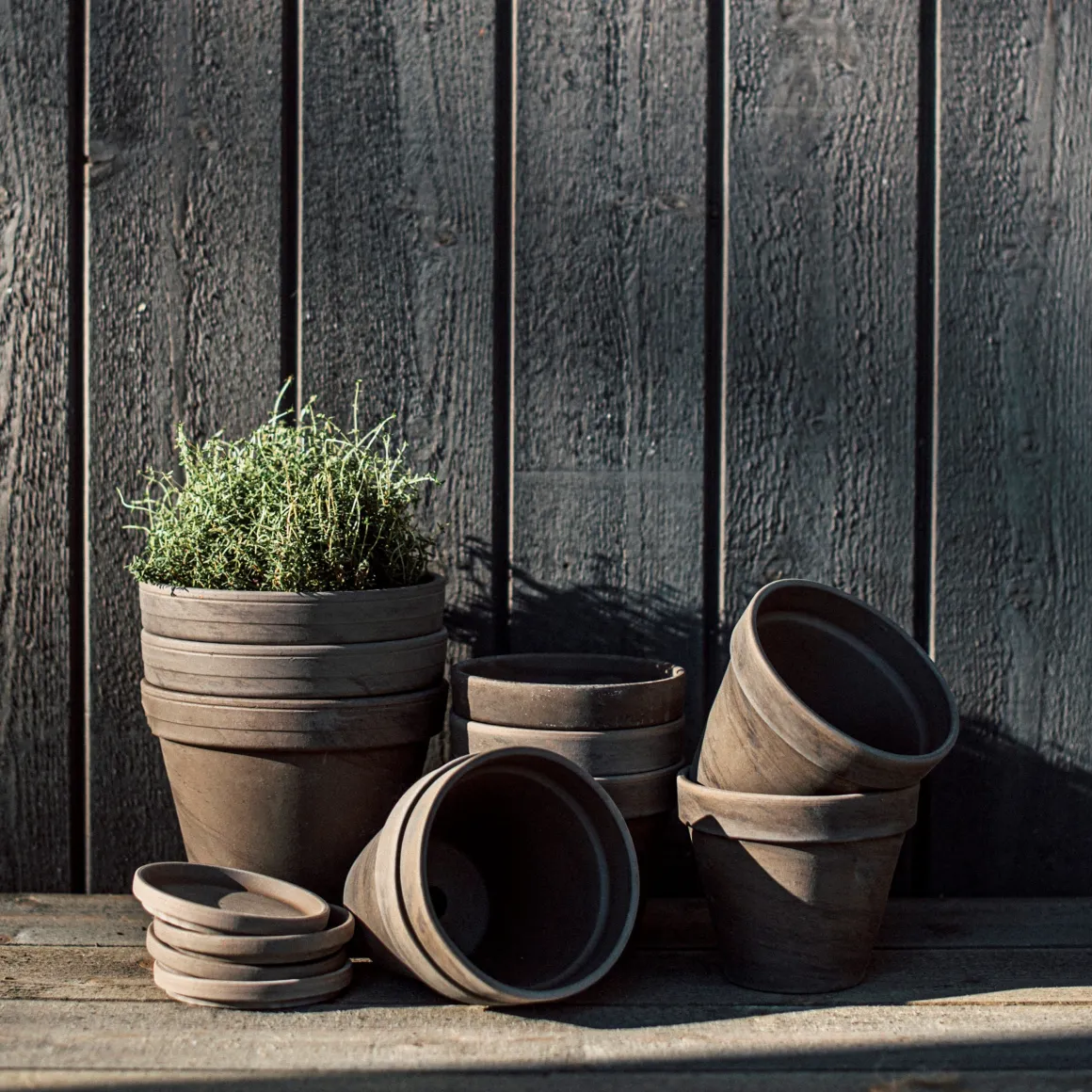 Kruka Terrakotta 18cm Grå