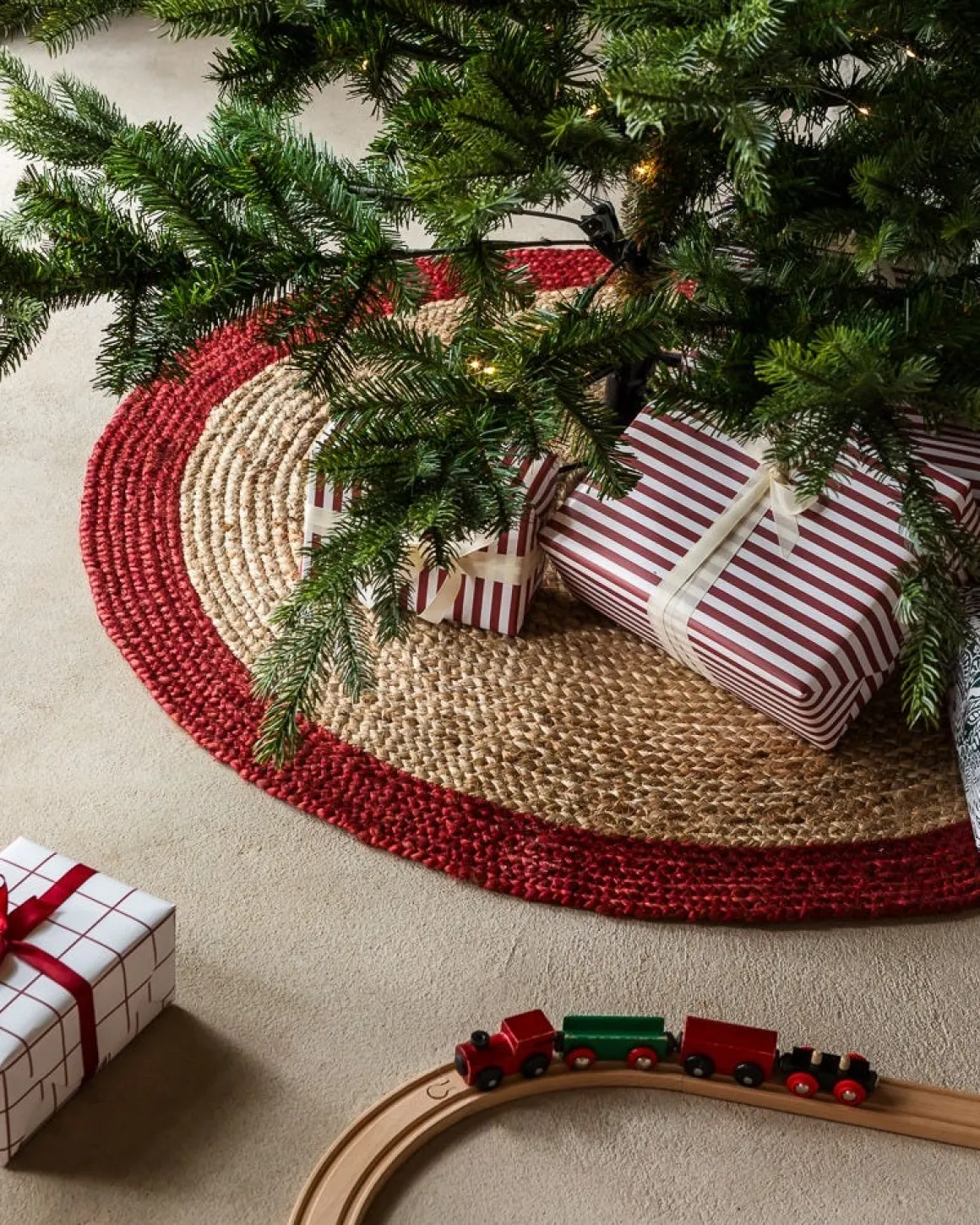 Omslagspapper 10m Rand Vit/Röd