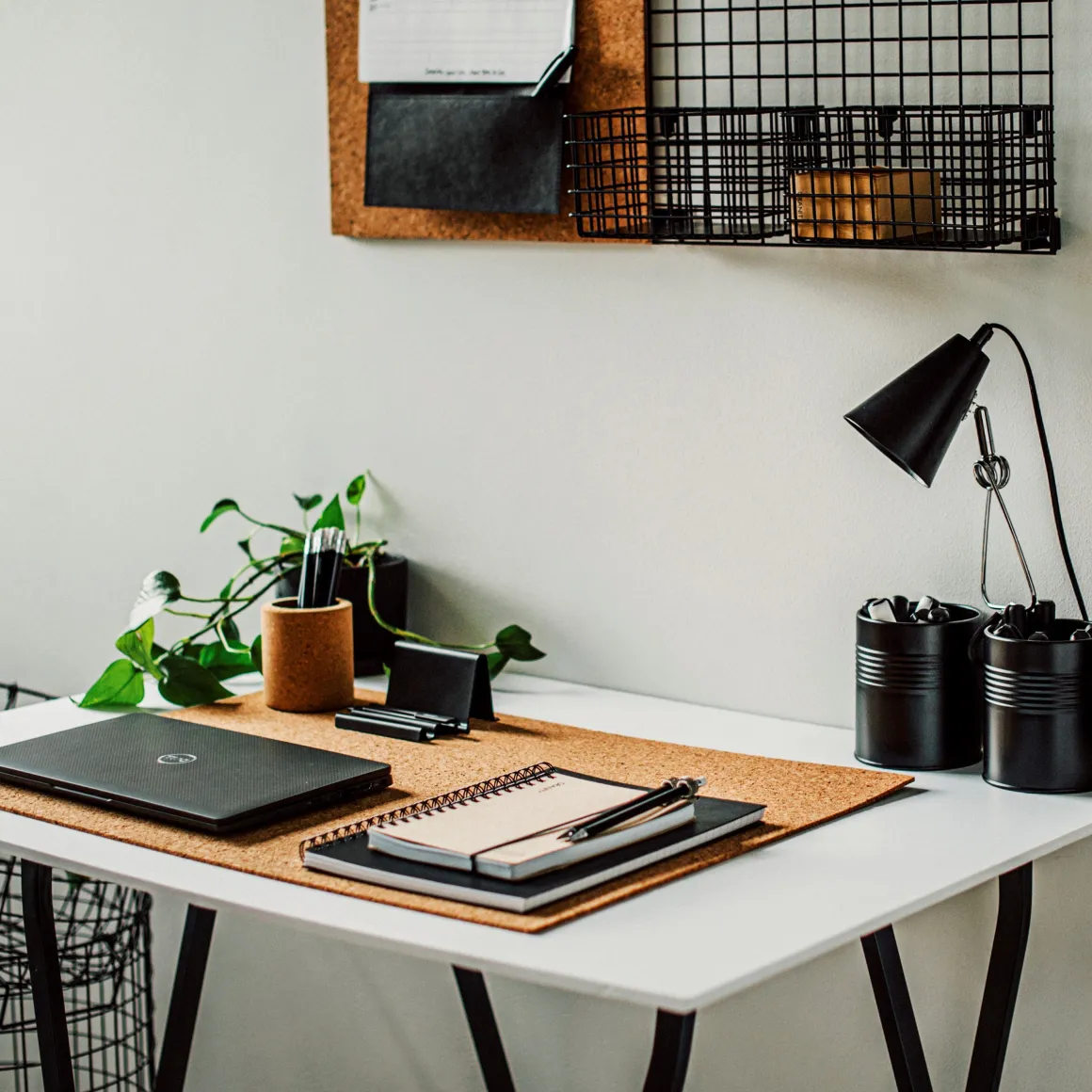 Stativ/Pennhållare Wavy Svart